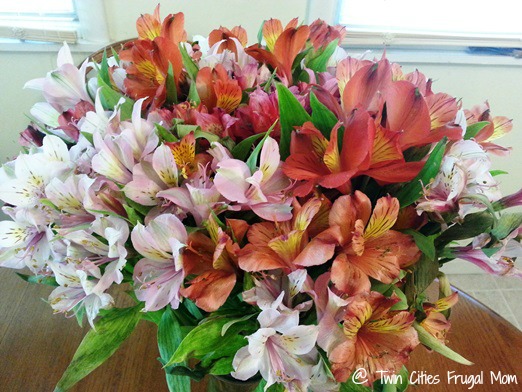 bloomsyboxbouquetclose