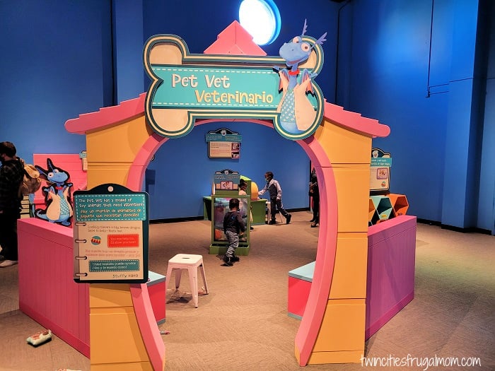 MCM Doc McStuffins Pet Vet