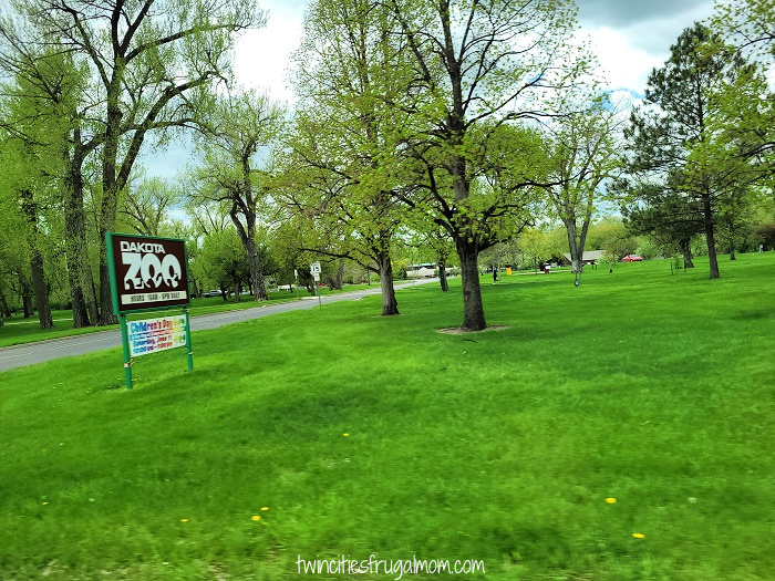 dakota zoo sign
