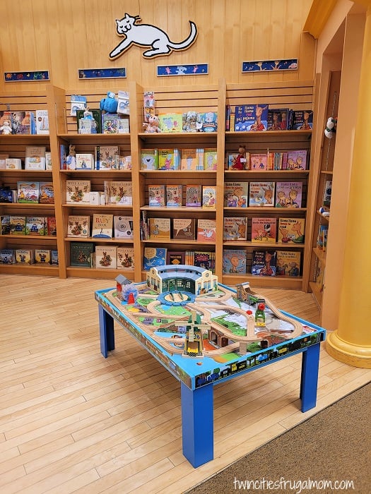 barnes noble train table