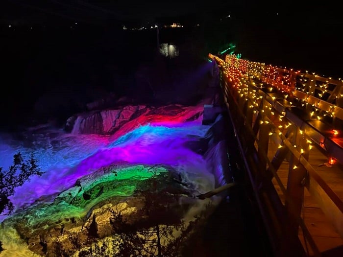 falls with lights