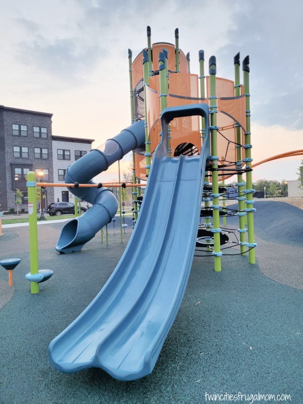 assembly union park big slides structure
