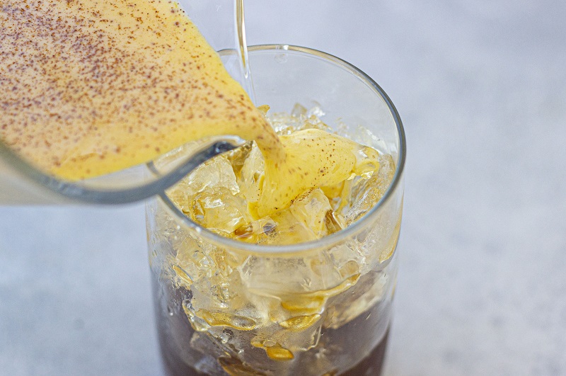 starbucks iced pumpkin spice latte step 5