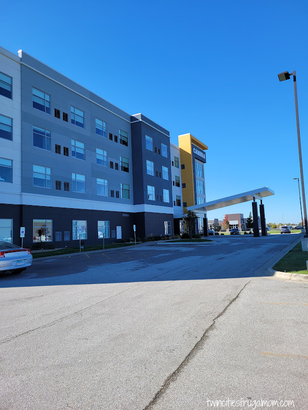cambria quad cities hotel entrance