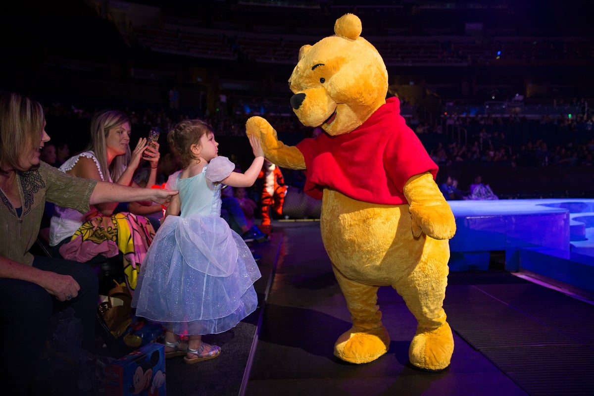 Disney on Ice Into the Magic Winnie