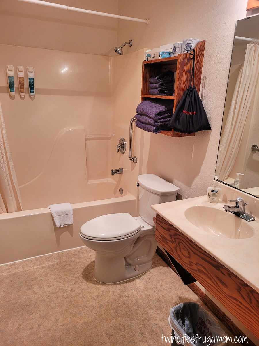 Cottage House Inn Room Bathroom