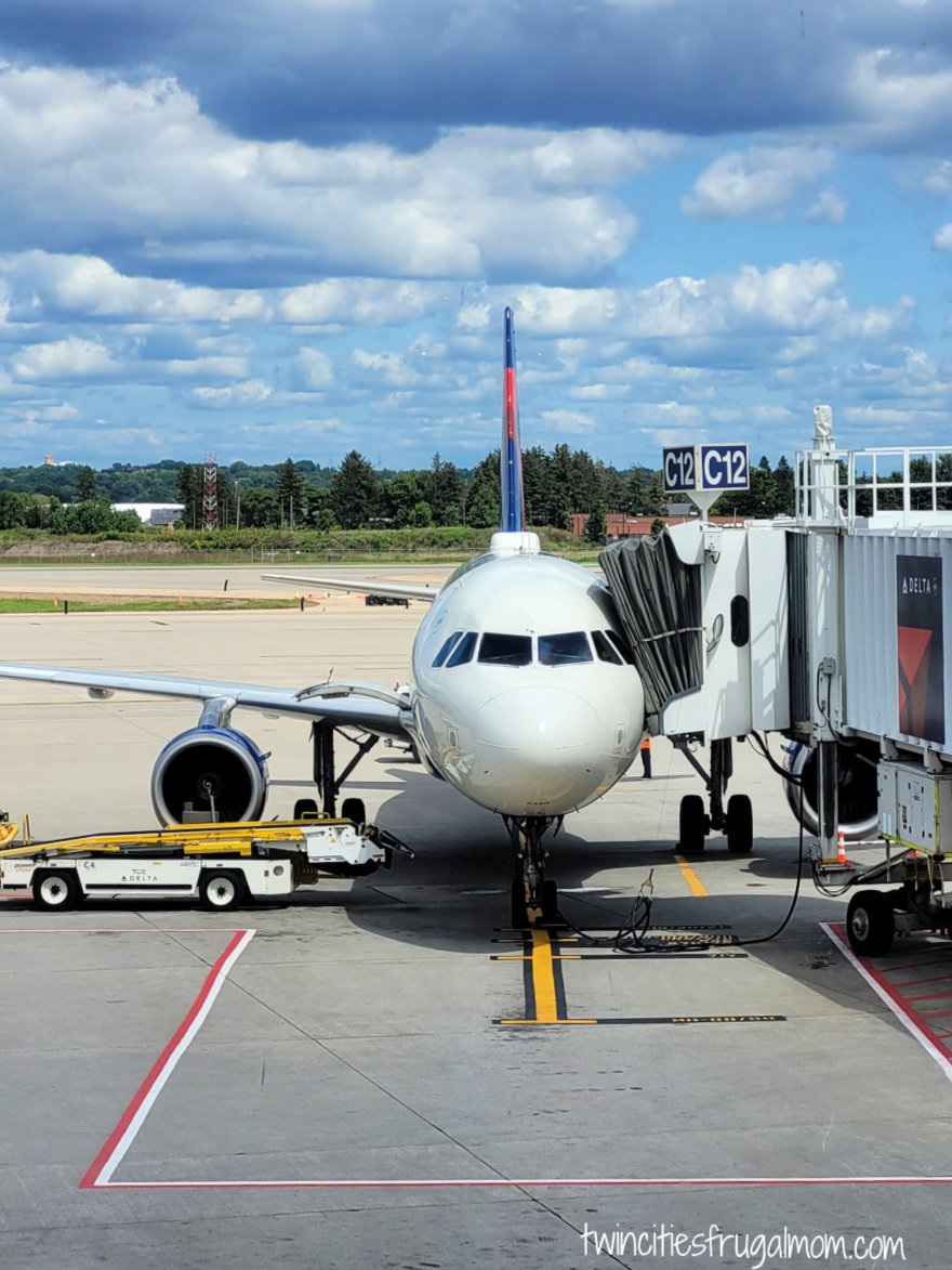 Navigating MSP airplane