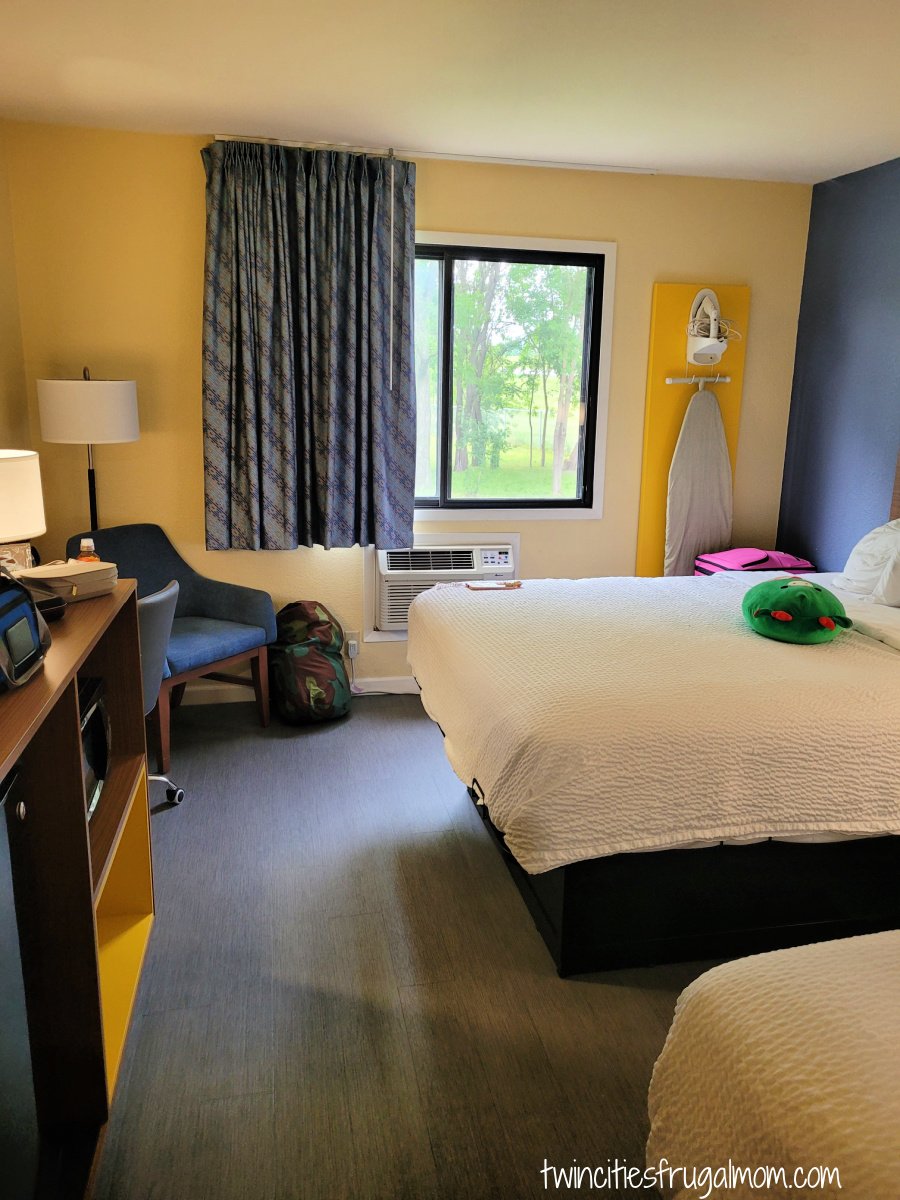 Days Inn Waterloo room