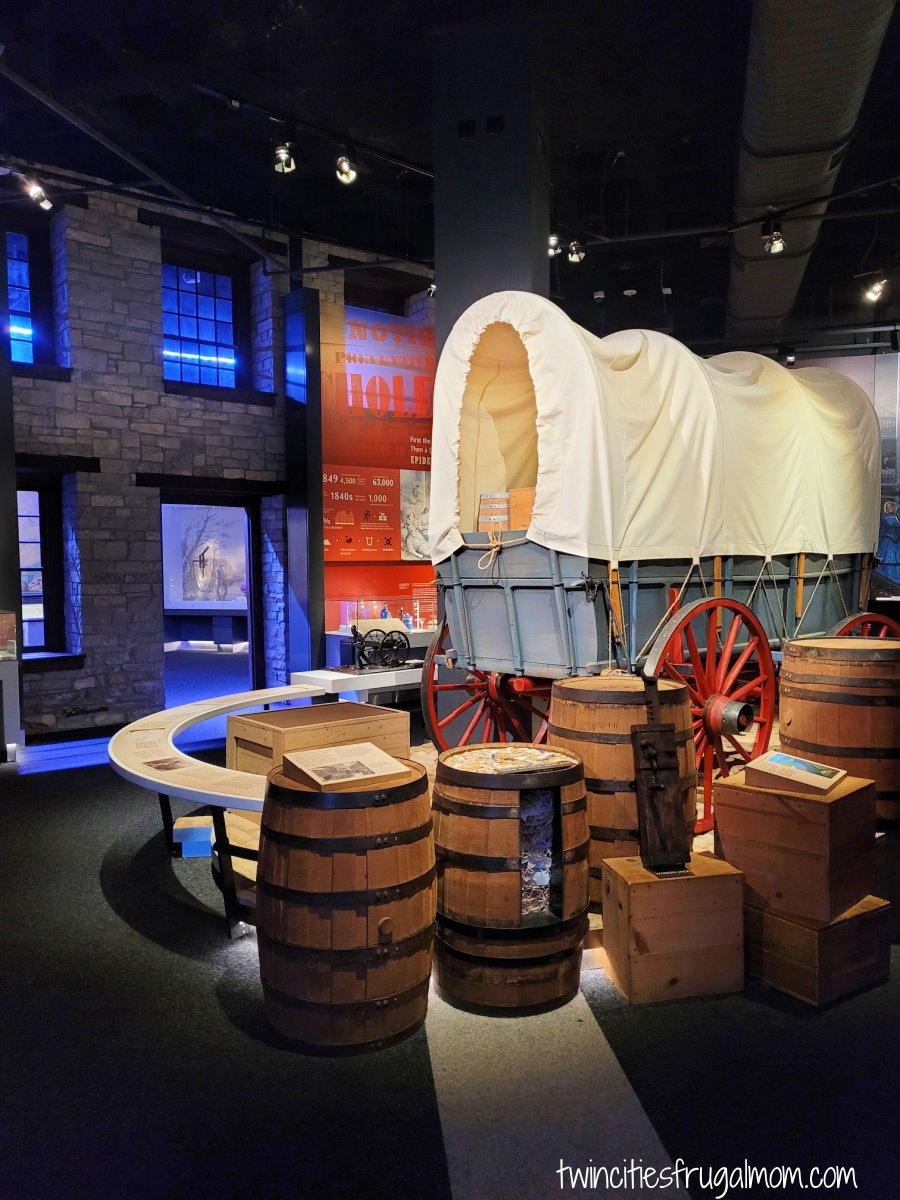 Gateway Arch museum wagon