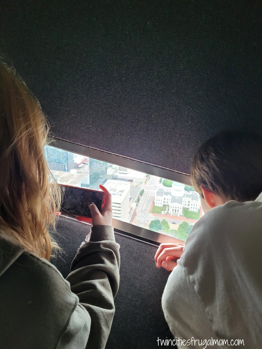 Gateway Arch view pics