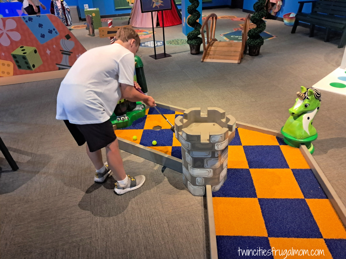 MCM Game On Mini Golf