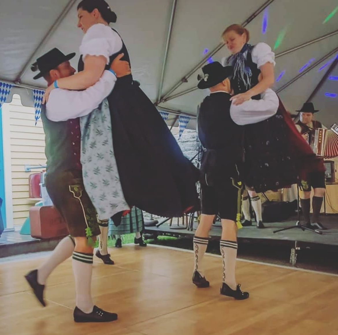 Rochester Oktoberfest dancers