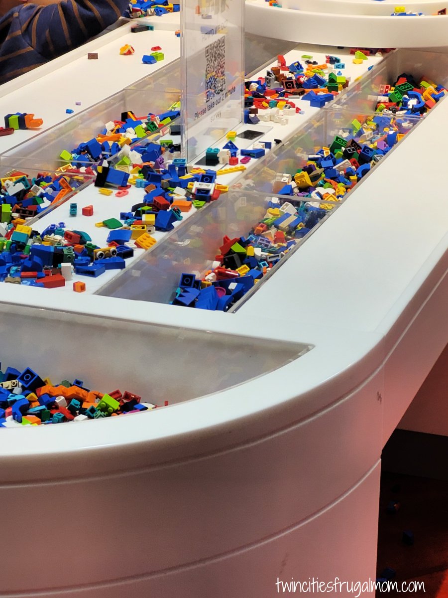 mall of america legos 2025