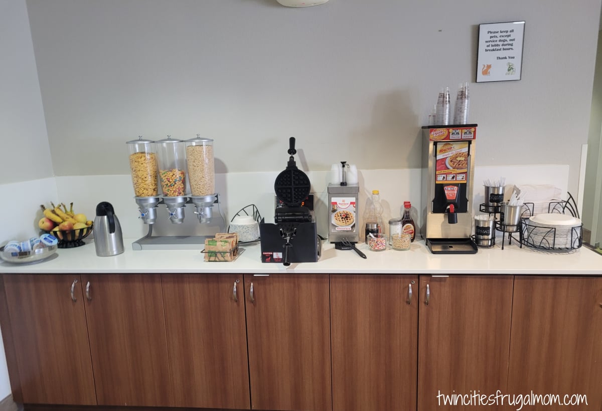 Microtel Omaha breakfast