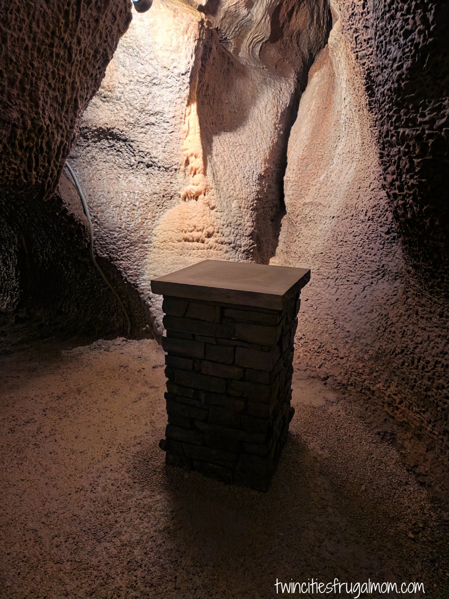 Niagara Cave Chapel