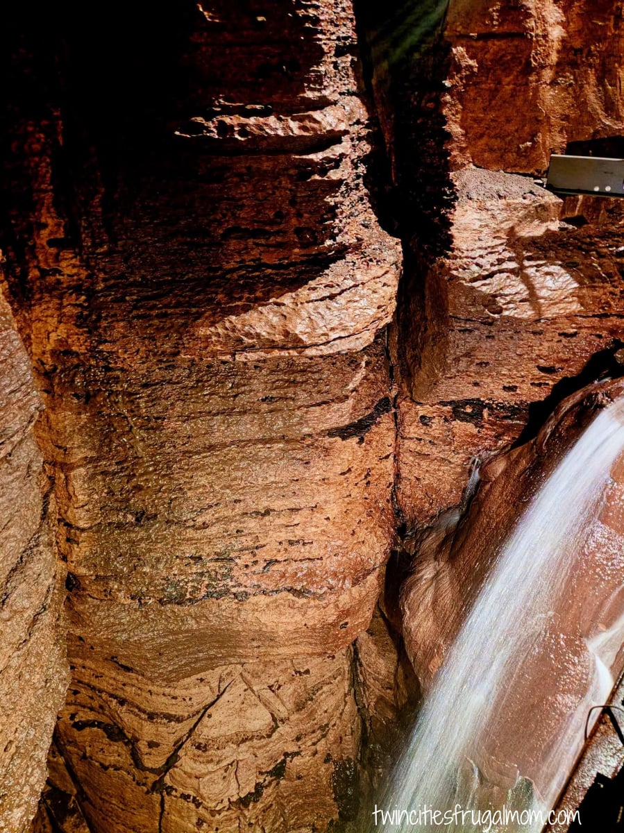 Niagara Cave waterfall
