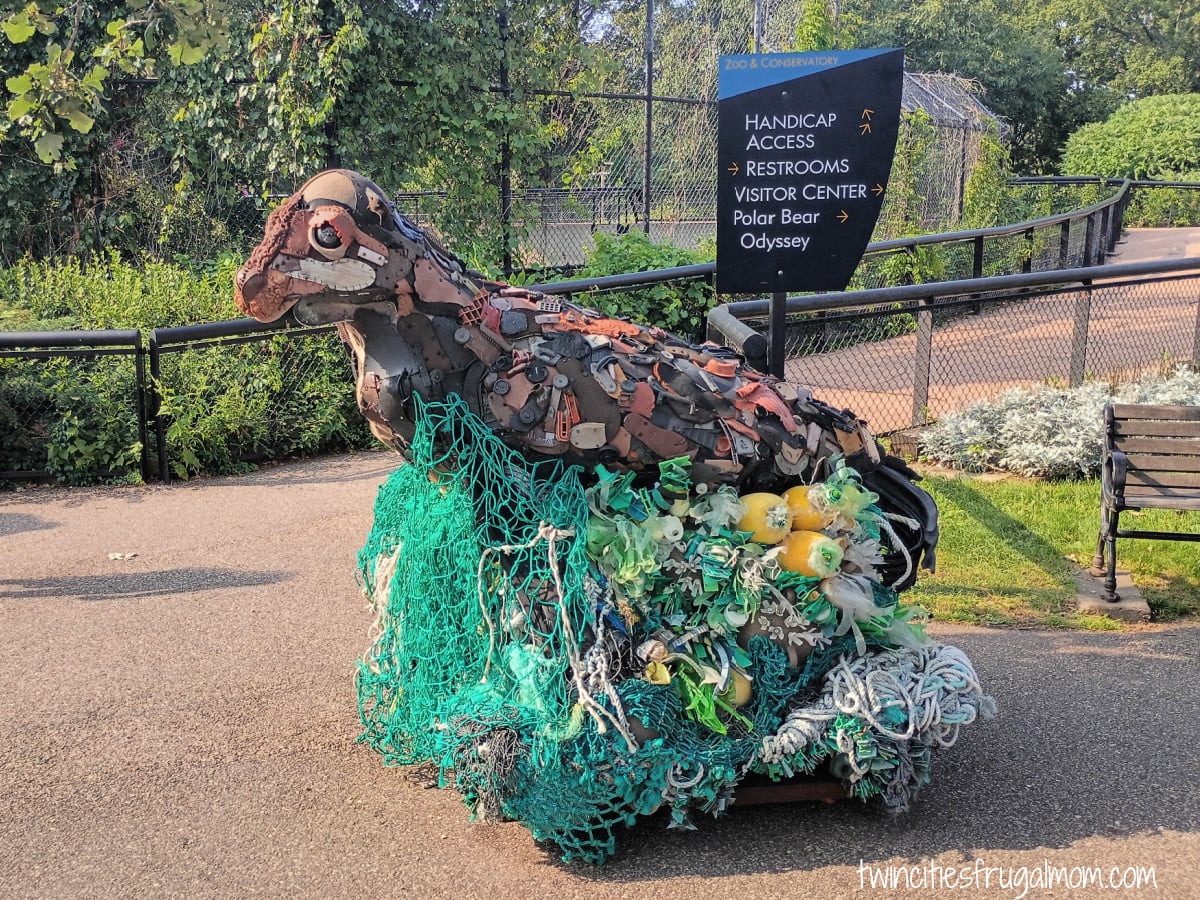 Como Zoo recycled sea lion