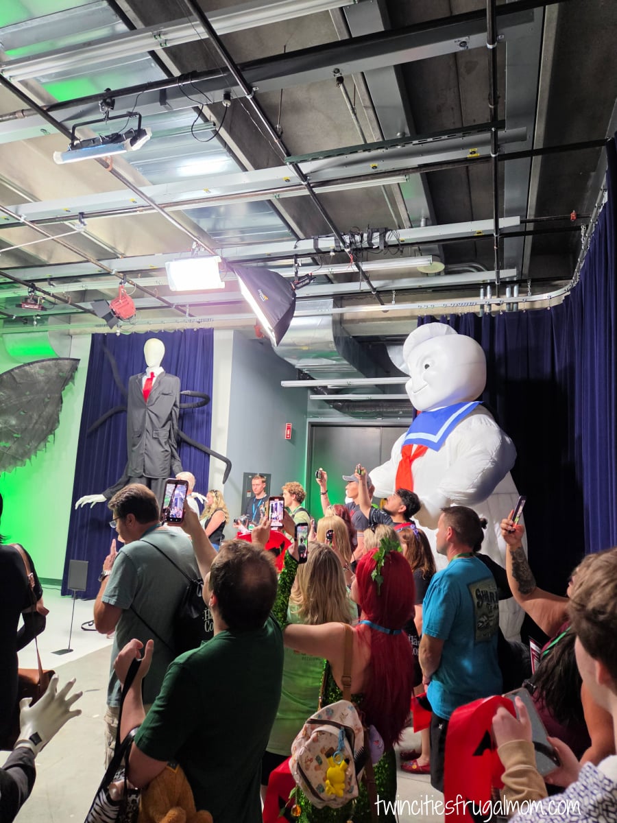 Halloween HQ Large Animatronics
